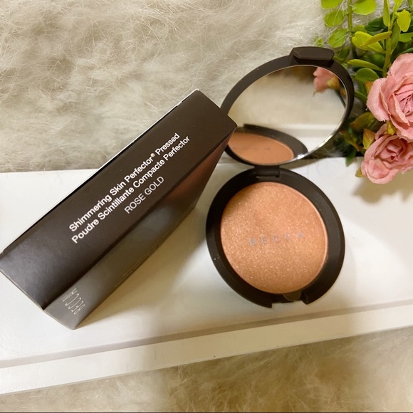 SOLD! Becca Shimmering Skin Perfector Highlighter - Picture 2 of 4